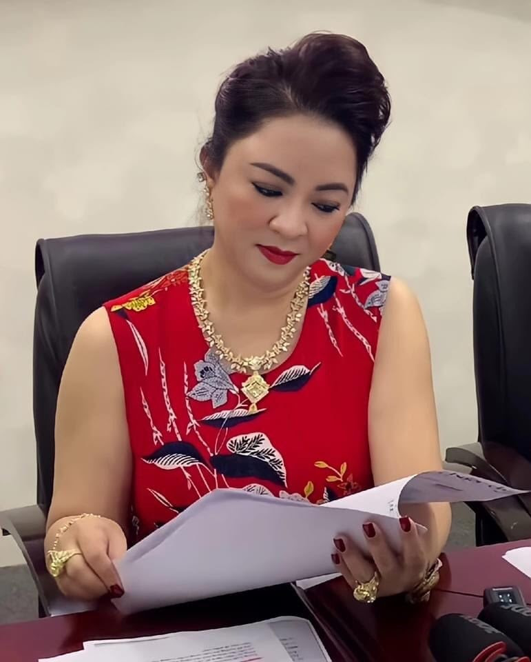 Bà Phương Hằng tố nhà báo Đức Hiển cùng một giuộc với Võ Hoàng Yên, công bố danh sách 25 cái tên trong tổ chức - Hình 1